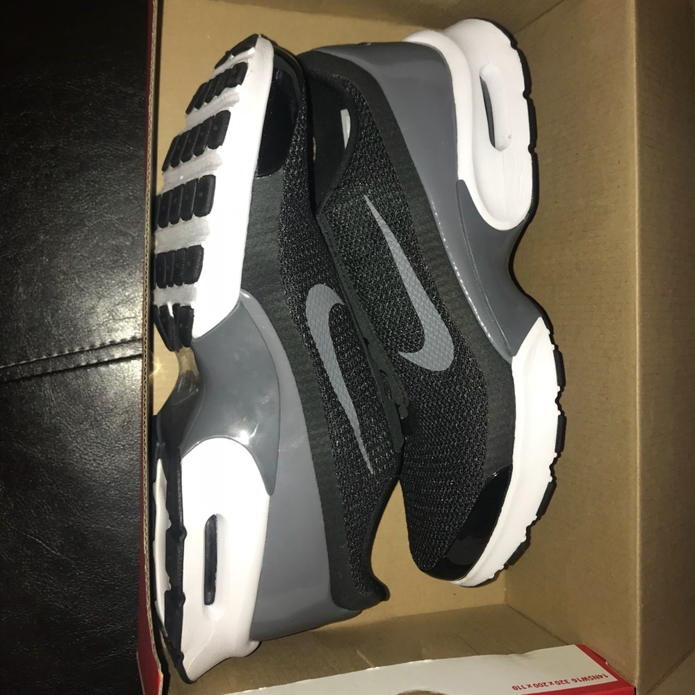 NIKE AIR MAX JEWELL